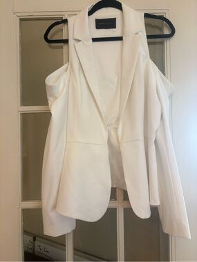 BCBGMaxAzria White Cold-Shoulder Blazer Vest